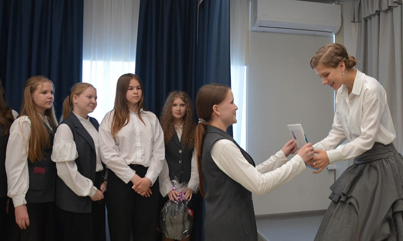 Звезда «Папиных дочек» посоветовала саратовским школьникам читать для души